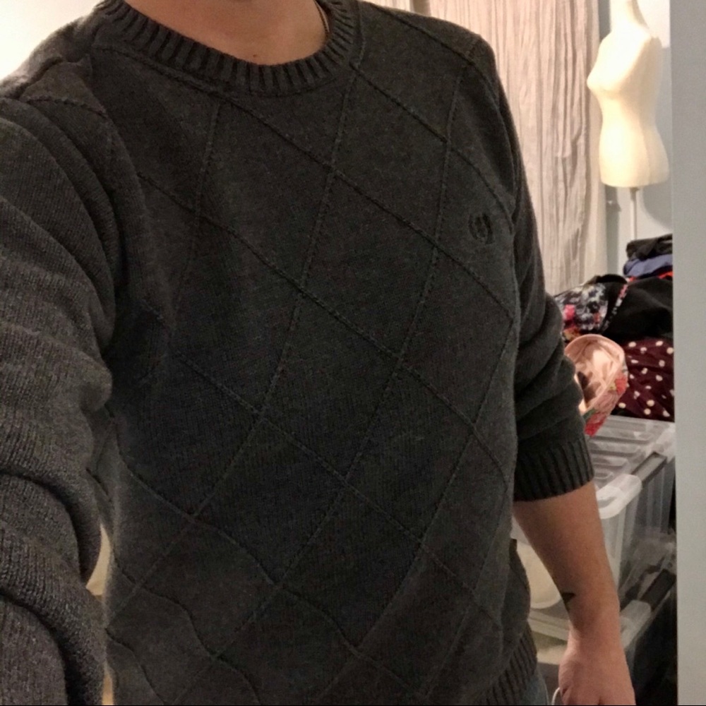 Izod (S) grey pullover sweater subtle grey pattern